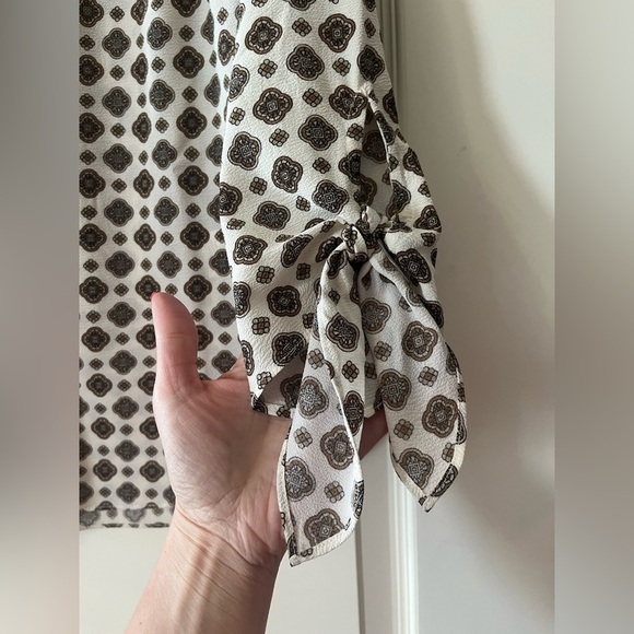 MICHAEL Michael Kors White with Pattern Design Blouse Women’s Size Medium - Picture 5 of 14